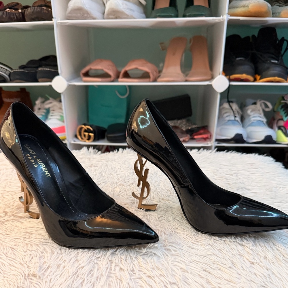 Saint Laurent Black Pumps with Gold Heel worn once size 37
